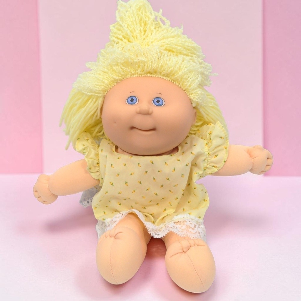 VTG 90s Hasbro Cabbage Patch Kid Doll 1990 1st Ed Blonde Yarn Hair Blue Eyes CPK